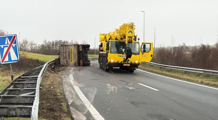 Onplezierige spits door A8-afsluiting nabij Amsterdam, geleidelijke treinherstart bij Utrecht