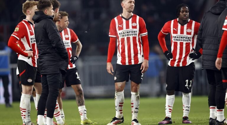 PSV Laat Punten Liggen in Eerste Wedstrijd van 2025 met 2-2 Gelijkspel Tegen AZ