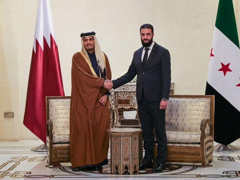 Qatar's premier roept Israëlische troepen op zich terug te trekken uit de bufferzone in Syrië