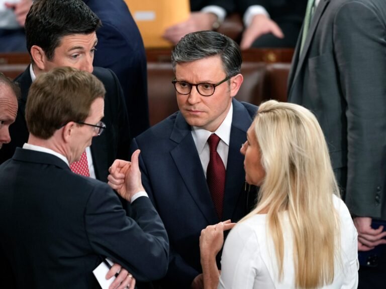 Republikeinen herverkiezen Mike Johnson als voorzitter van het Huis van Afgevaardigden na spannende stemming