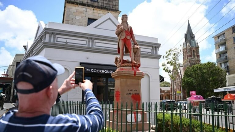 Standbeeld van Kapitein Cook opnieuw beklad voor omstreden 'Australië Dag'