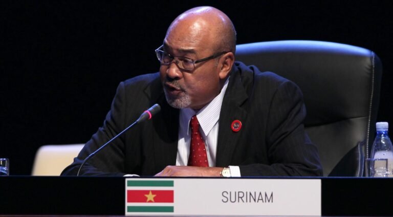 Suriname neemt afscheid van Desi Bouterse tijdens openbare herdenking