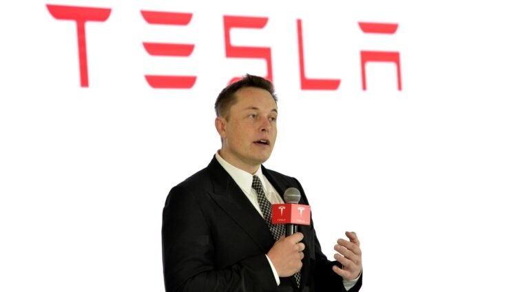 Tesla-eigenaren reageren op controverses rond Elon Musk: 30% overweegt verkoop van hun voertuigen