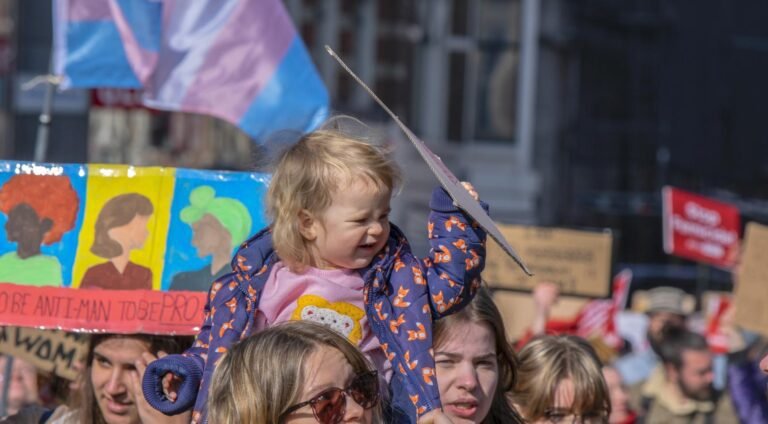 Veiligheidsdiensten hielden toezicht op vrouwenrechtenbewegingen na de oorlog