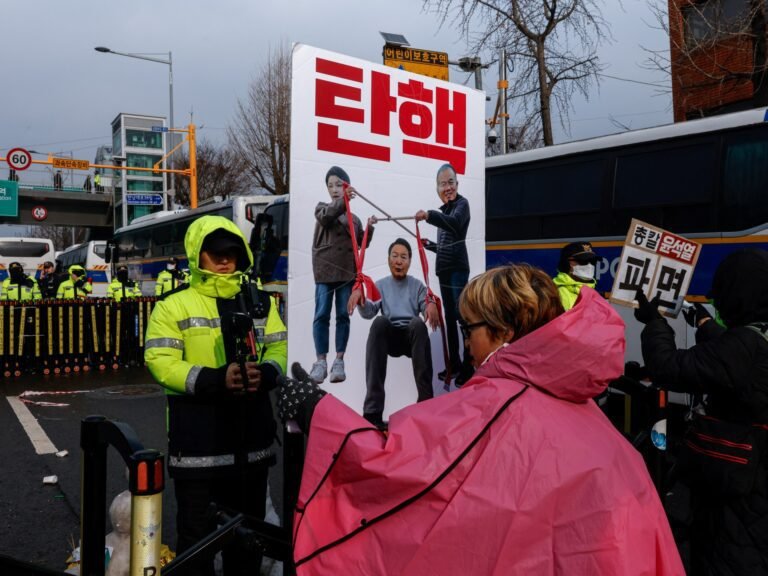 Zuid-Koreaanse autoriteiten vragen om verlenging van het arrestatiebevel voor afgezet Yoon