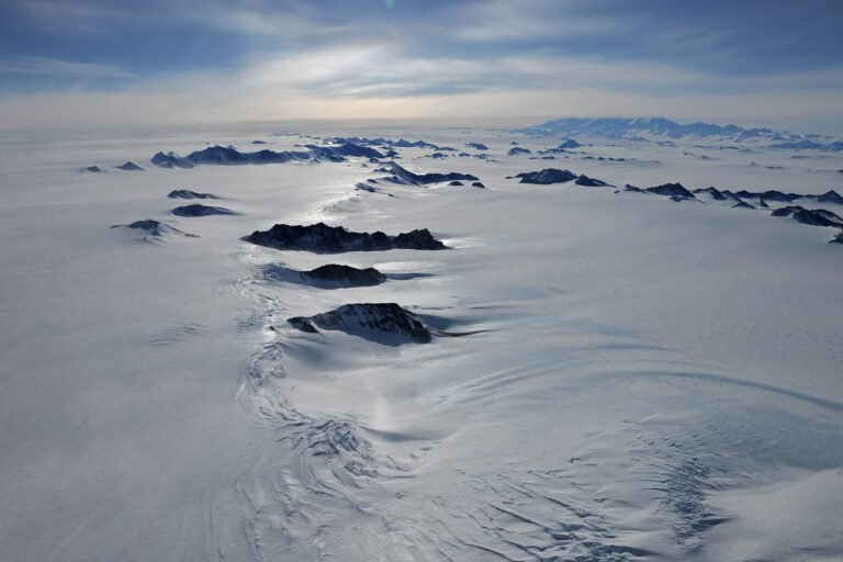 Antarctische sneeuw bevat microplastics: Nieuwe techniek onthult verborgen vervuiling