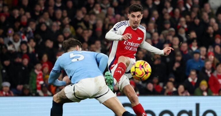 Arsenal houdt titelrace levend met 5-1 overwinning op Manchester City