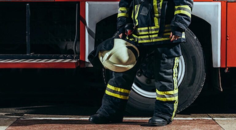 Brand in Dokkum nachtclub onder controle, bewoners geëvacueerd