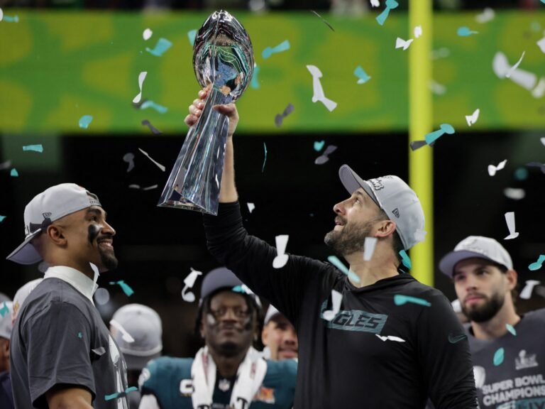 Eagles voorkómen historische driepeet van Chiefs met overtuigende Super Bowl overwinning