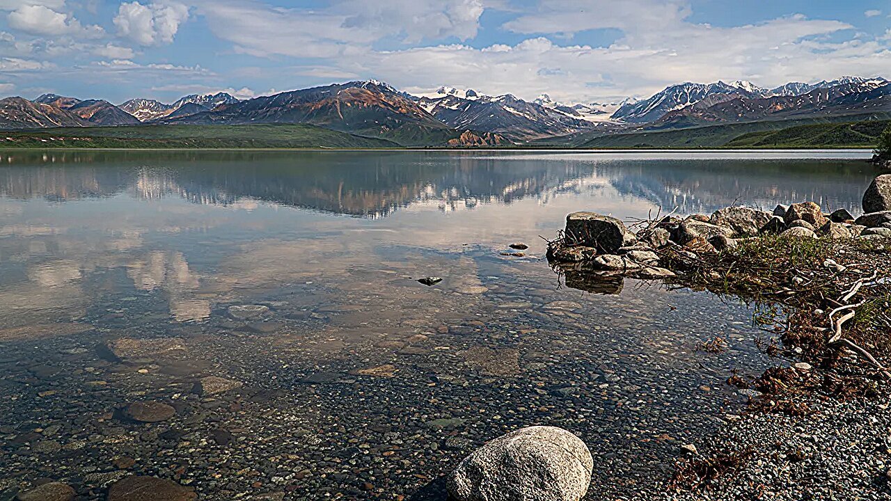 Effecten van Permafrostsmelting op de Meren en Poelen in Alaska