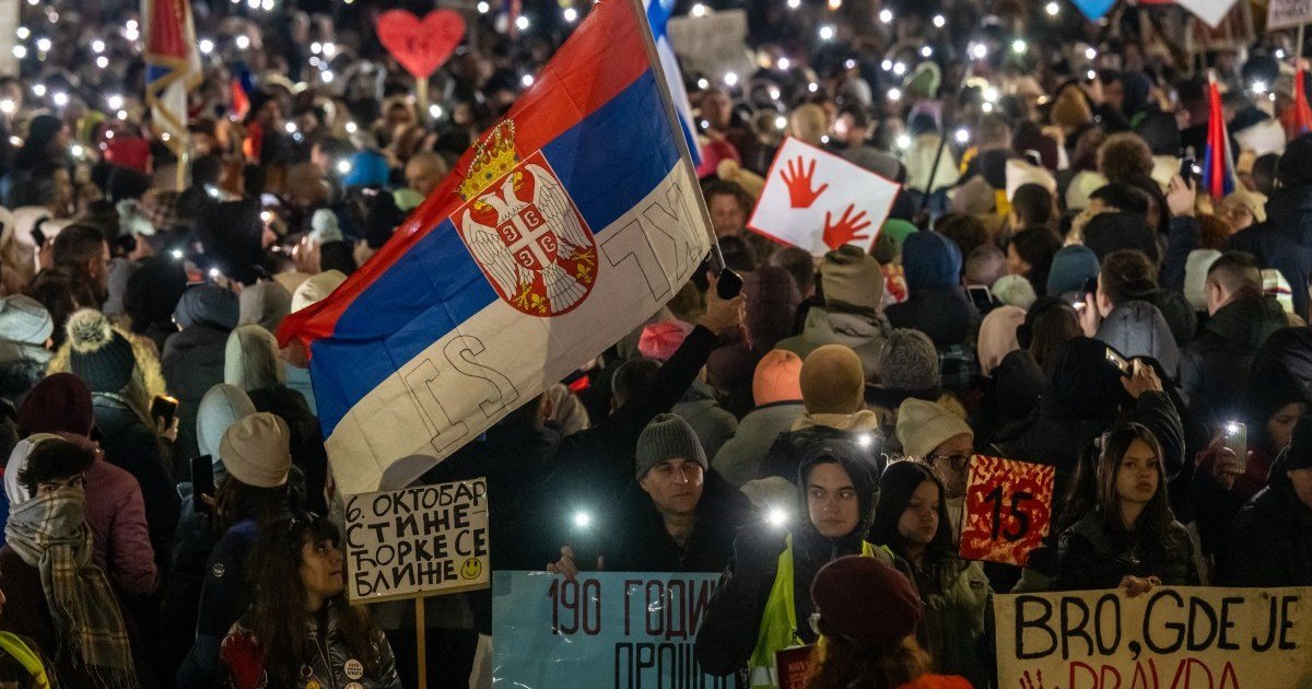 Foto's: Duizenden vieren de Dag van de Staatsvorming van Servië met een anticorruptieprotest