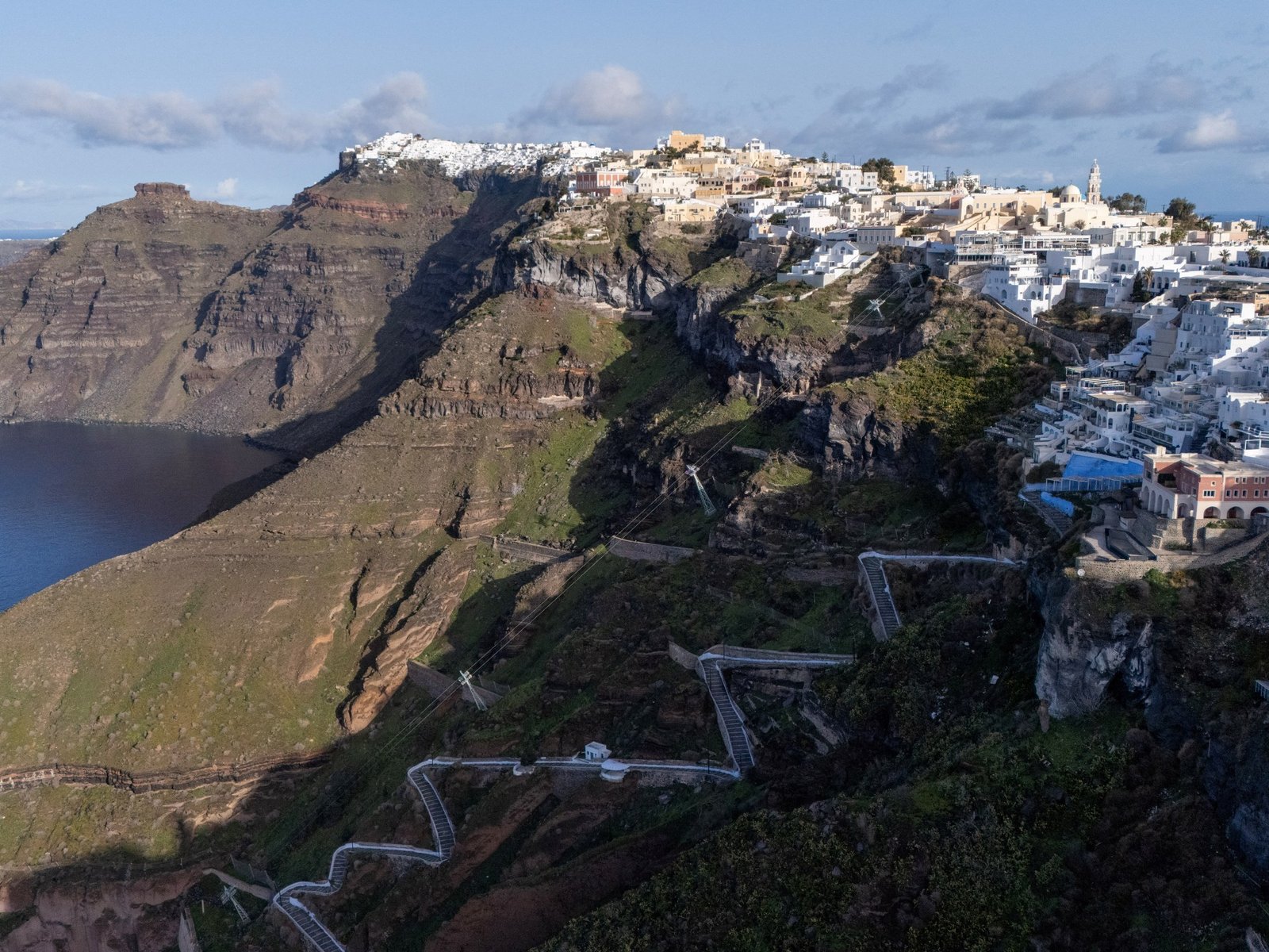 Greece Declares Noodtoestand om Aardbevingen op Santorini: Wat Zijn de Volgende Stappen?