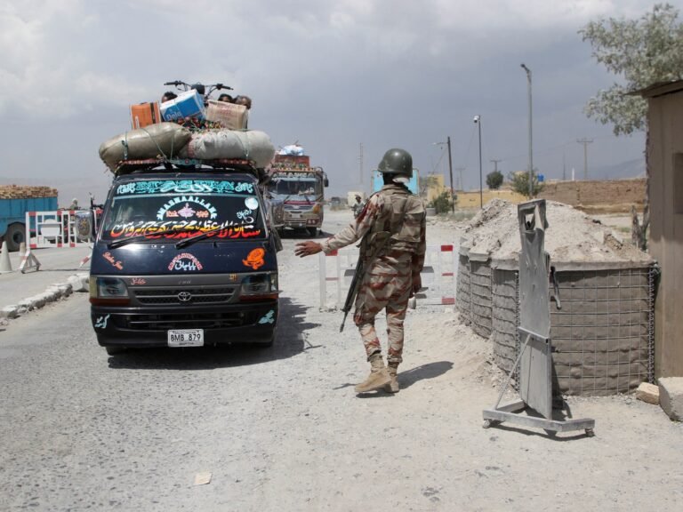 Meerdere soldaten en strijders omgekomen bij Baloch-separatistenaanval in Pakistan