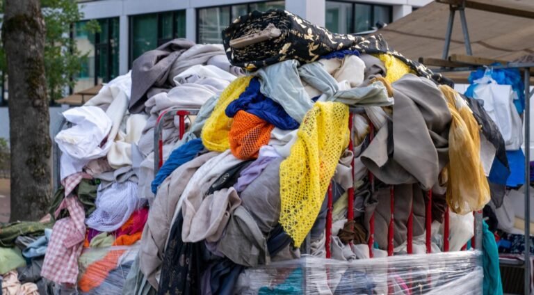 Nederlandse mode-industrie verzamelt nauwelijks afgedankte kleding voor recycling