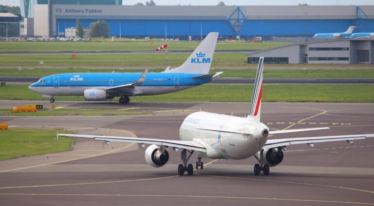 Onderzoekers: Schiphol kan meer vluchten schrappen zonder grote gevolgen voor het bedrijfsleven