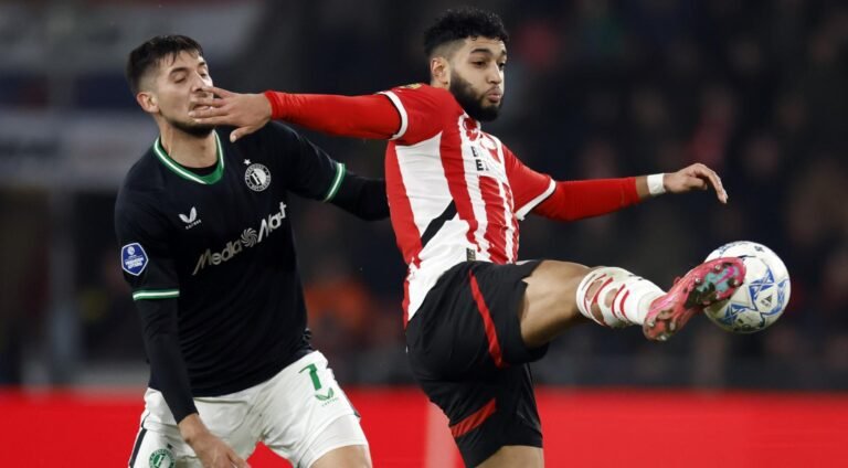 PSV Verslaat Feyenoord Gemakkelijk en Boekt Plaats in de Halve Finale van de KNVB Beker