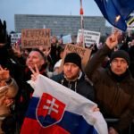 Protesten in Slowakije tegen pro-Rusland standpunt van premier Fico blijven aanhouden