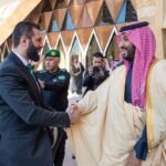 Syrische President al-Sharaa ontmoet Saoedi-Arabië's MBS tijdens eerste buitenlandse reis