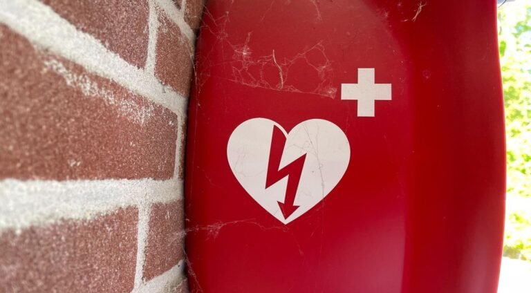 Veel Nederlanders weten niet hoe ze een automatische defibrillator kunnen vinden