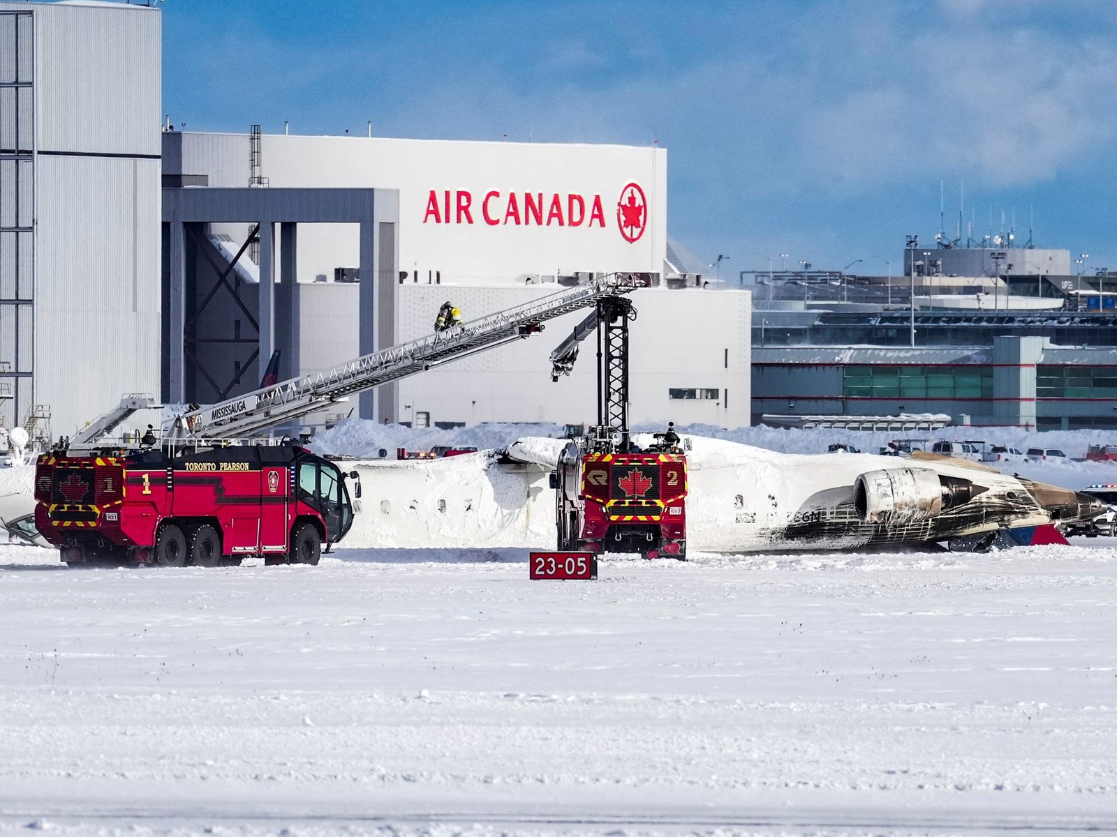 Vliegtuigcrash in Toronto: Oorzaken van het omvallen van het vliegtuig bij de landing