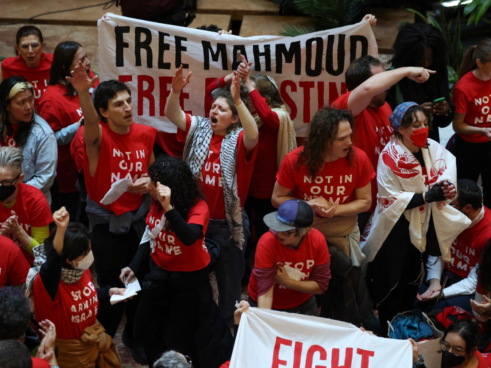 Arrests bij Trump Tower tijdens voortzetting van demonstraties van Mahmoud Khalil