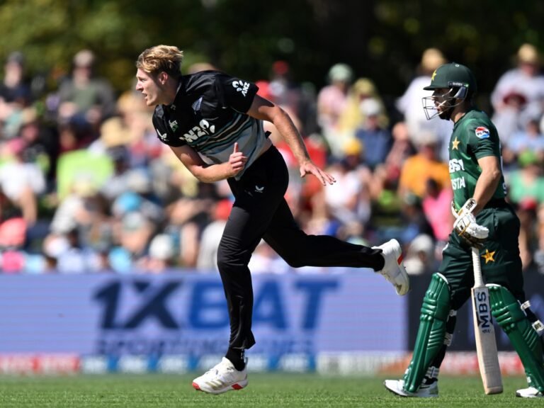 Cricket: Pakistan zwaar verslagen door Nieuw-Zeeland in openingswedstrijd T20I in Christchurch