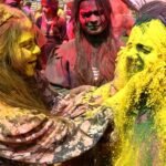 Foto's: Zuid-Azië komt tot leven in kleurige Holi vieringen