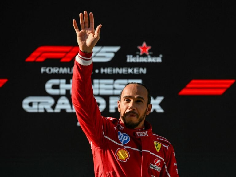 Hamilton Behaalt Indrukwekkende Eerste F1 Sprint Pole in een Ferrari tijdens de Chinese GP