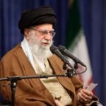 Iran's Khamenei: Nukleaire gesprekken met de VS zullen sancties niet opheffen