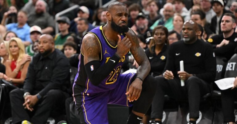 LeBron James geblesseerd; Lakers' acht wedstrijden durende winstreak beëindigd door Celtics