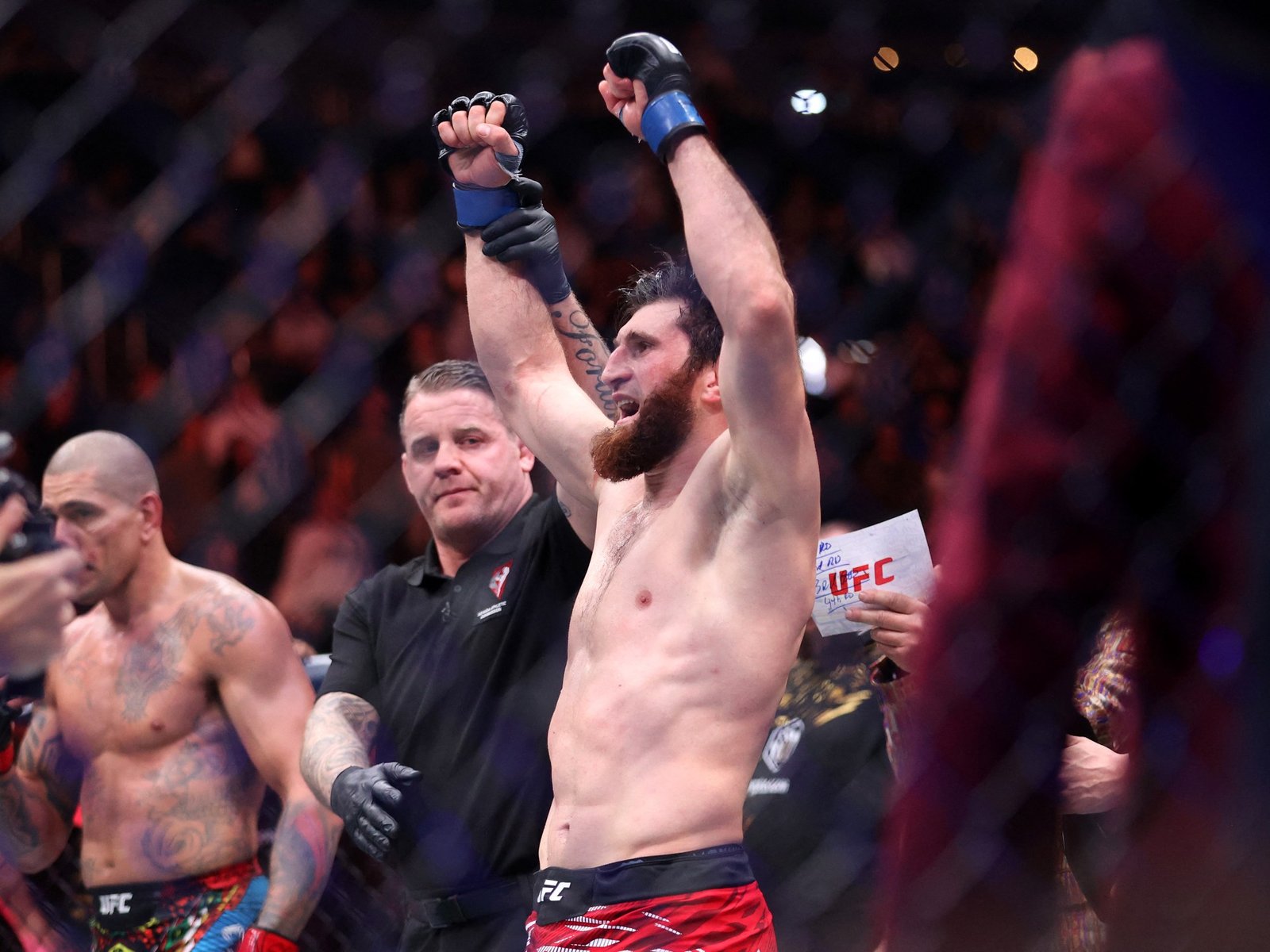 Magomed Ankalaev Verslaat Publiekslieveling Alex Pereira op UFC 313