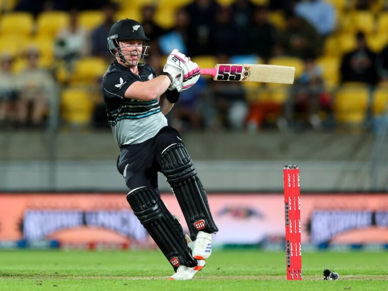 New Zealand verslaat Pakistan met 4-1 in serie door indrukwekkende Seifert