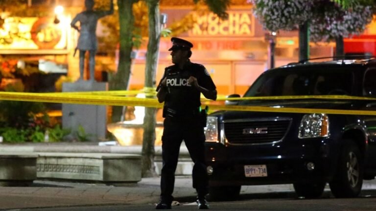 Politie zoekt naar drie aanvallers na 12 gewonden bij schietpartij in Toronto