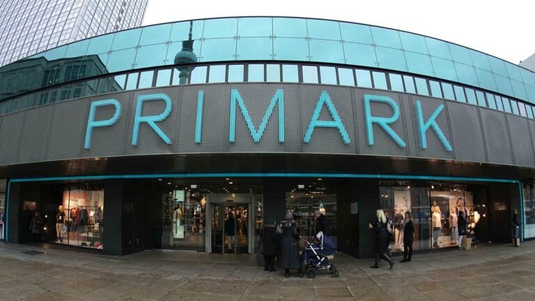 Primark-directeur treedt af na beschuldigingen van ongepast gedrag