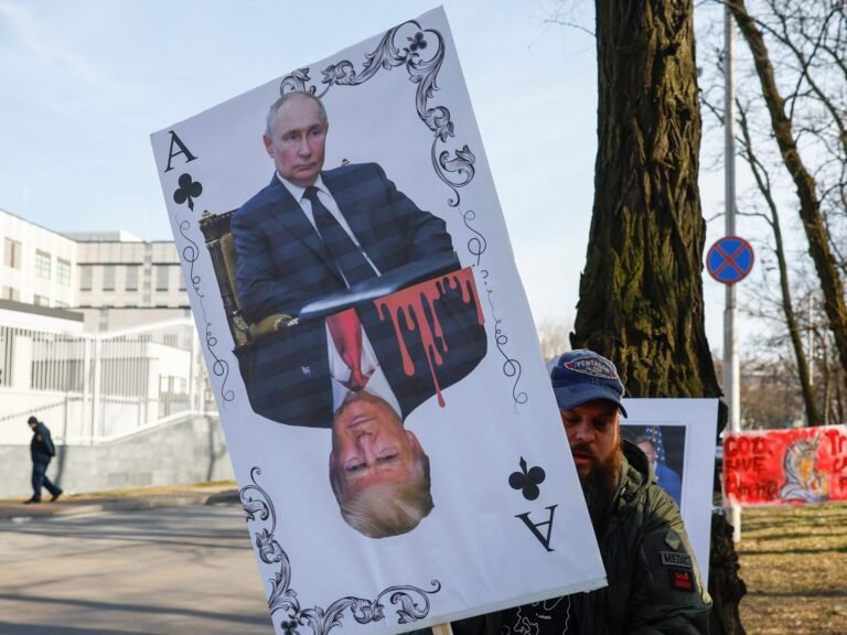 Putin en Trump bespreken mogelijke wapenstilstand tussen Rusland en Oekraïne