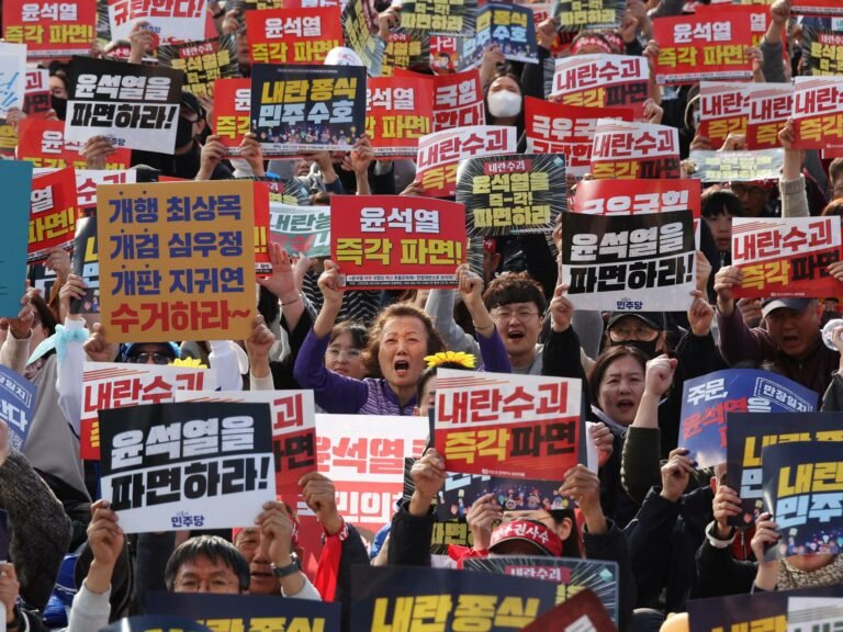 Rivaliserende Betogingen in Zuid-Korea Voorafgaand aan Beslissing over Impeachment van de President