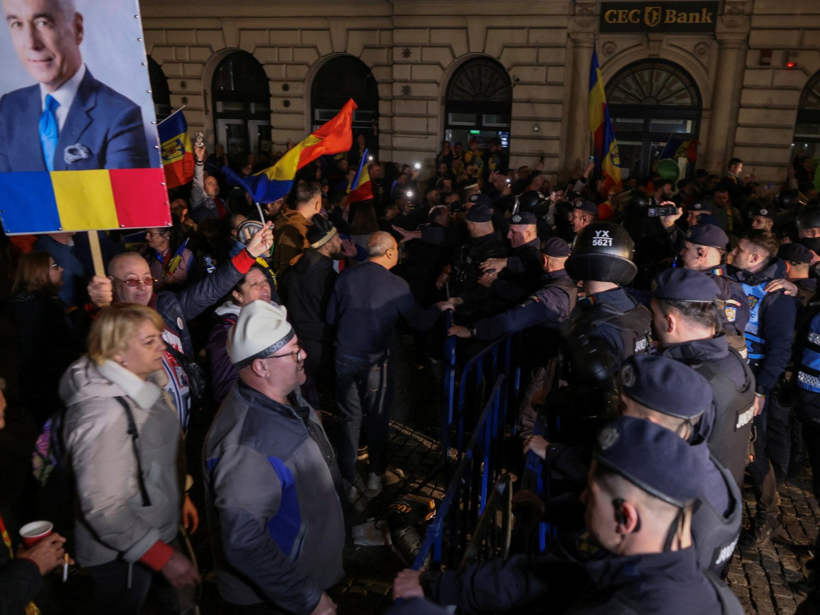 Roemenië's extreemrechtse koploper uitgesloten van presidentsverkiezingen in mei