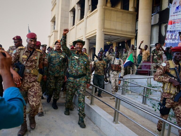 Sudanese Leger Neemt Volledige Controle Over Khartoum, RSF Weert Zich Niet