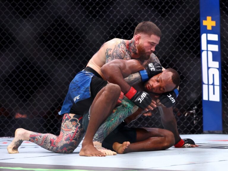 UFC: Brady verslaat voormalig kampioen Edwards voor kans op titelgevecht tegen Muhammad