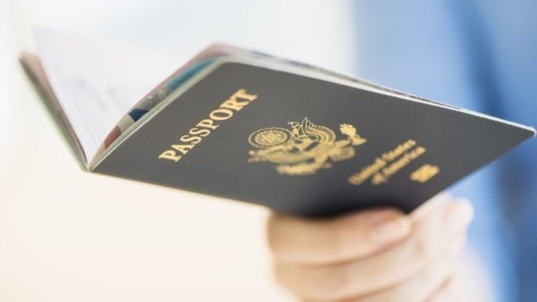 Waarom aanvragen zoveel Amerikanen een tweede paspoort?