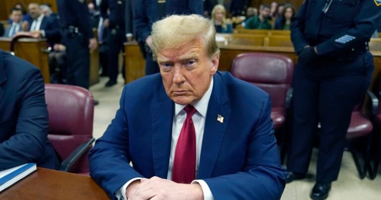 ‘Lunatic’: Trump’s lange geschiedenis van het aanvallen van rechters die hem tegenwerken