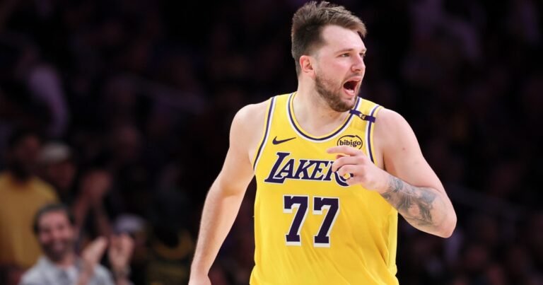 Doncic scoort 31 punten terwijl Lakers NBA-playoffs serie gelijktrekken tegen Timberwolves