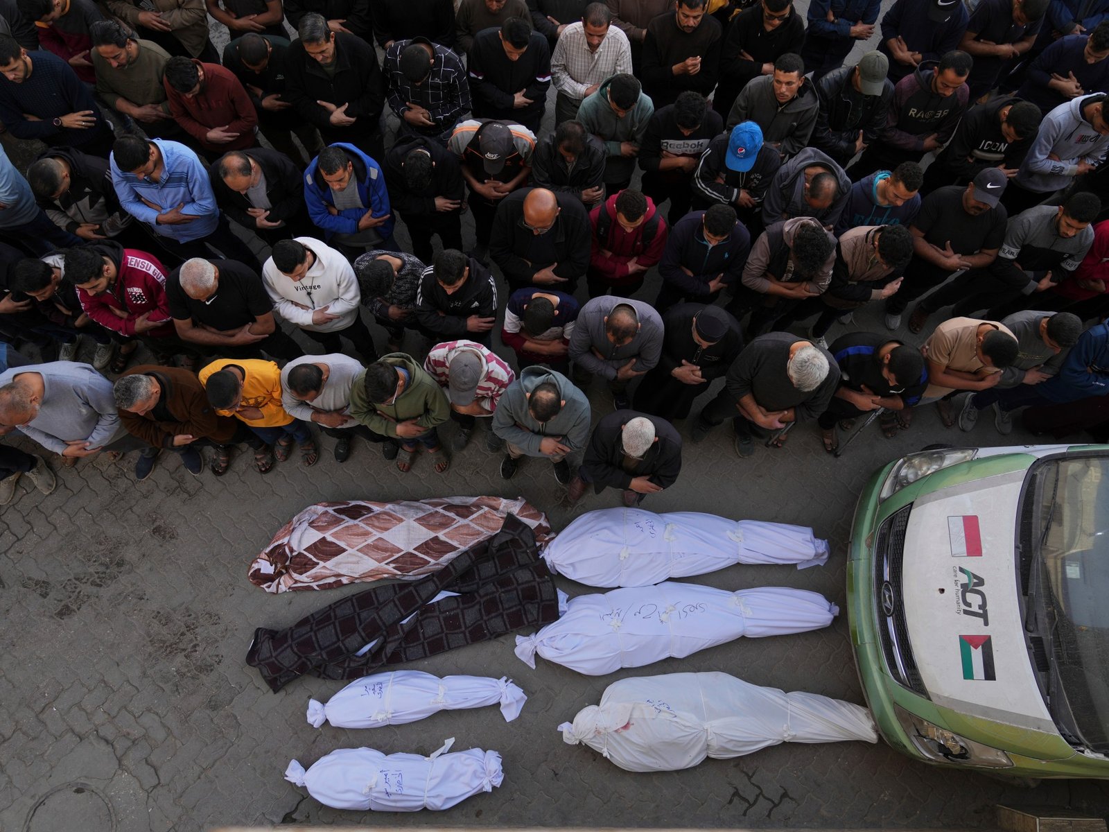 Foto's: Israëlische aanvallen treffen tentenkampen en woningen in Gaza