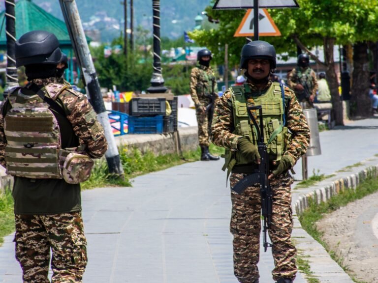 India en Pakistan wisselen vuur uit aan de grens van Kasjmir
