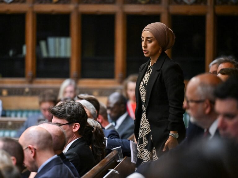 Israël zet twee Britse parlementsleden uit te midden van verzet tegen de moorden op medische hulpverleners in Gaza