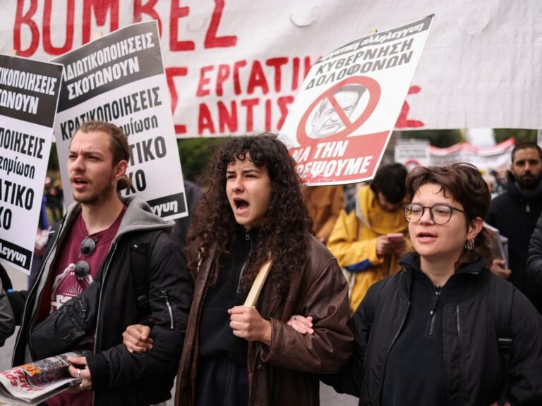 Landelijke staking voor betere lonen brengt Griekenland tot stilstand