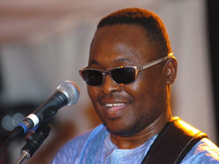 Legendarische Malinese muzikant Amadou Bagayoko overleden op 70-jarige leeftijd