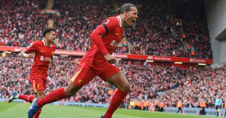 Liverpool verslaat West Ham en komt op zes punten van de Premier League-titel