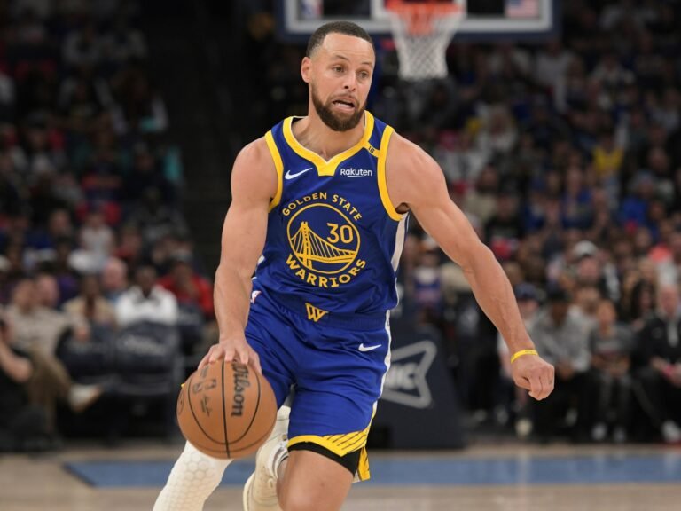NBA: Stephen Curry scoort 52 punten terwijl Warriors Grizzlies overtreffen