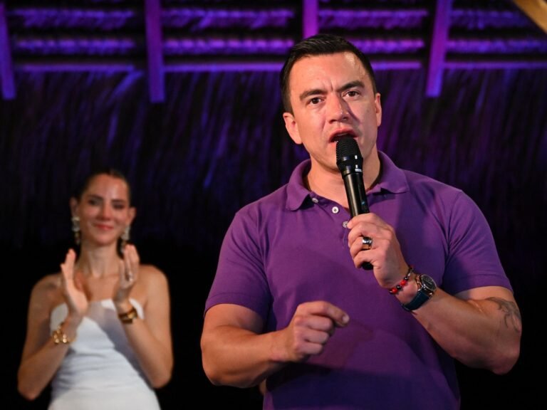 Noboa wint presidentsrun-off in Ecuador, tegenstander eist hertelling
